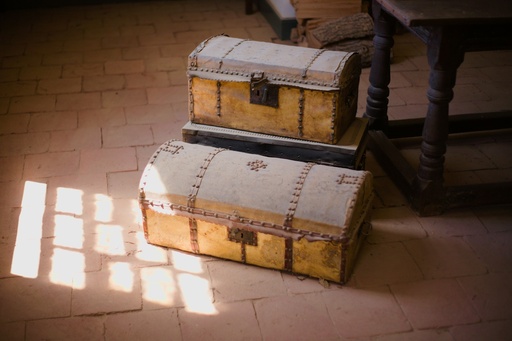 Treasure Chest in Maya (Practice Sessions)